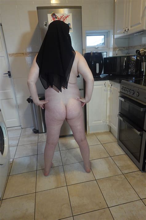Posing Fully Nude In Niqab Pics XHamster
