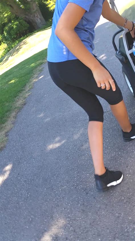 Cute Cart Girls Tight Pussy Mound Spandex Leggings Yoga Pants Forum