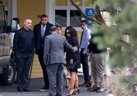 Aaron Hernandez friends, family turn out for private funeral