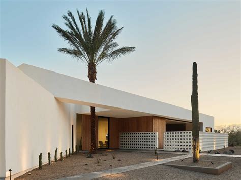 A Contemporary Desert Home With Mid Century Modern Design Elements