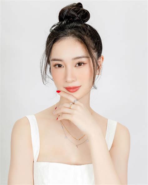 Hot girl trà sữa lột xác nóng bỏng khó nhận ra