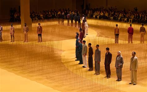 Zegna SS25: warm colors and linen for summer