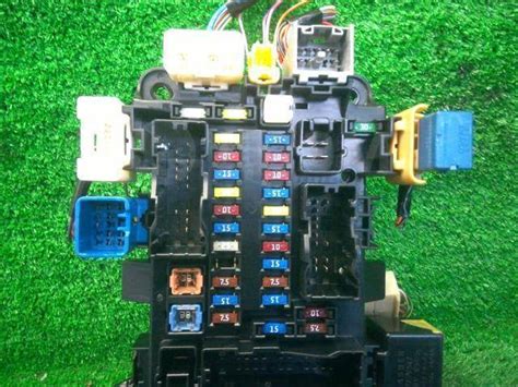 Купить Коробка предохранителей Suzuki Grand Vitara Escudo 2005-2015 во ...