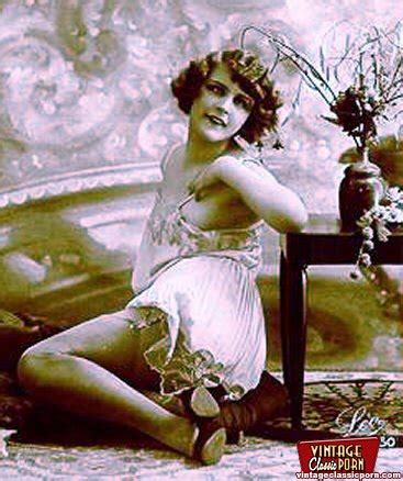 Vintage Pussys Hot Thirties Girls In Color XXX Dessert Picture