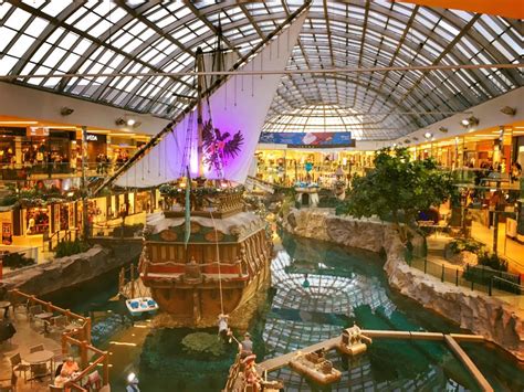 West Edmonton Mall, Edmonton Canada – Dave's Travels