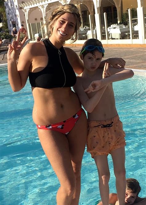 Stacey Solomon Praised For Unedited Bikini Snap Showing Real Woman S Body Extra Ie