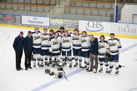 PIRATE BOYS HOCKEY WINS OVER BRECKENRIDGE/WAHPETON ON SENIOR NIGHT – KROX