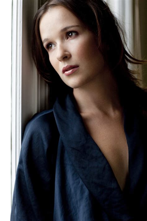 Hot Sexy Claire Van Der Boom Bikini Pics