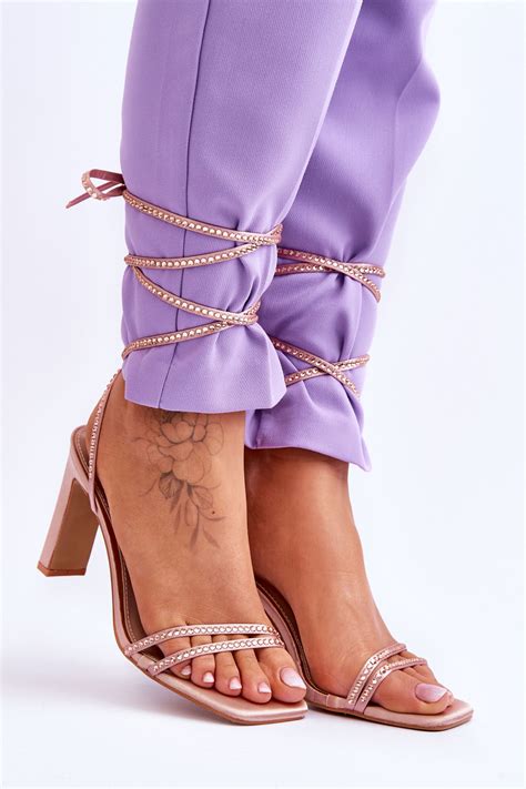Eleganckie Wiązane Sandały Z Dżetami Nude Nessy