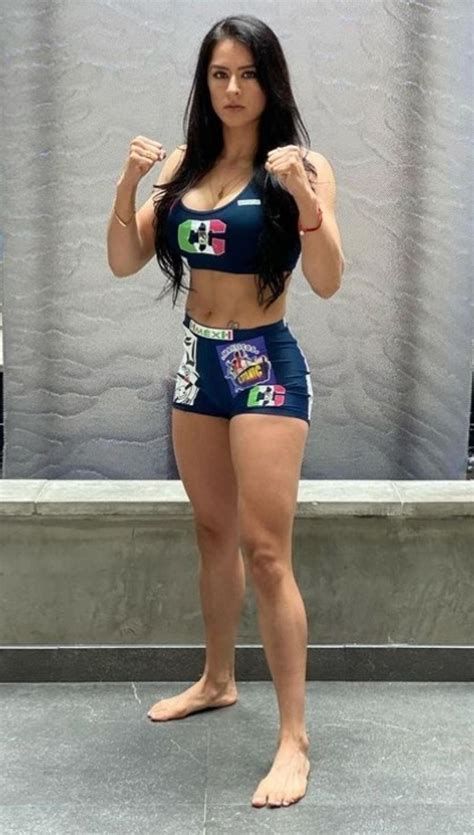 Müstehcen Fotoğrafların Ücret Karşılığında Sergilendiği OnlyFans'in En