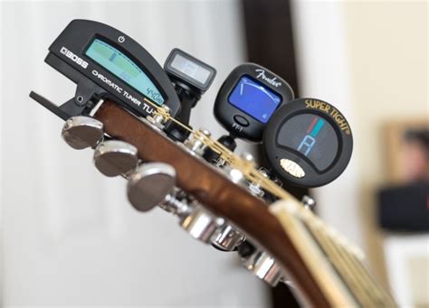 Best Guitar Tuners 2024: Ultimate Buyers Guide for Guitarists 🎸