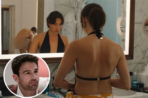 Sao nam đình đám lộ cảnh nhạy cảm trong phim hot nhất HBO