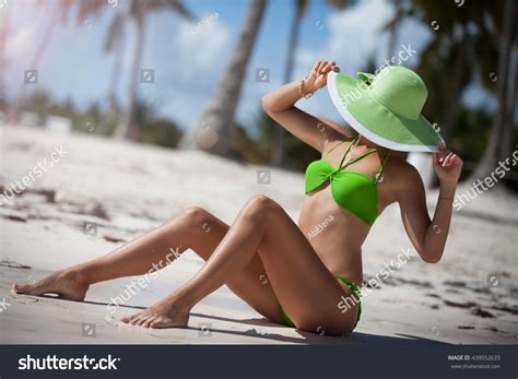 Beach Ready Beautiful Bikini Body Sexy Stock Photo 439552633 Shutterstock