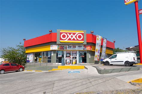 oxxo announces plans  large texas expansion