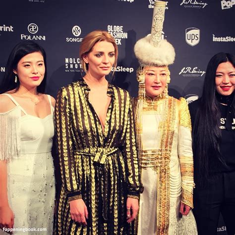 Mischa Barton Nude The Fappening Photo 398181 FappeningBook