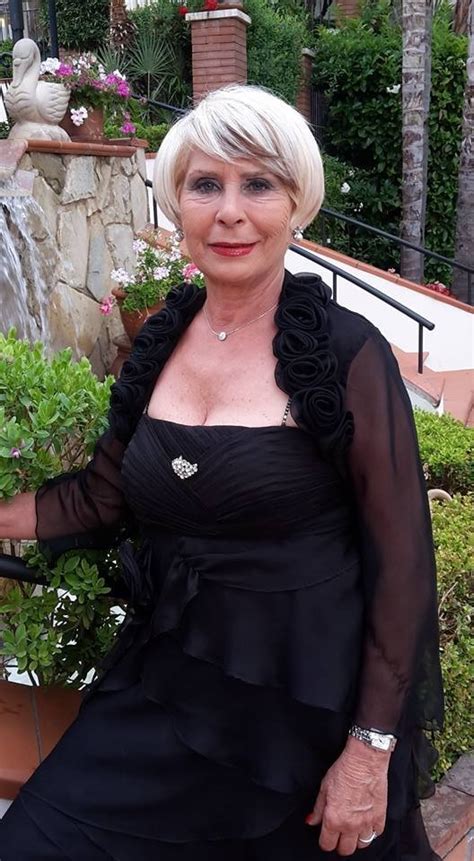 Lora Hot Matorke ona traži njega