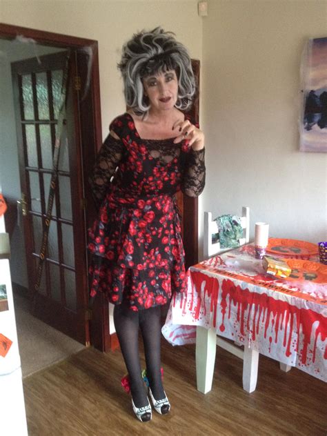 Miss Cruella with her sharp claws out! SLASH! by MissKateNylonette on