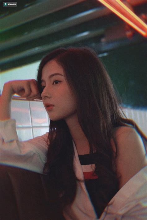 Hình ảnh bất ngờ của hot girl ảnh thẻ sau năm nổi tiếng Dậy thì quá xuất sắc hóa cô nàng hư