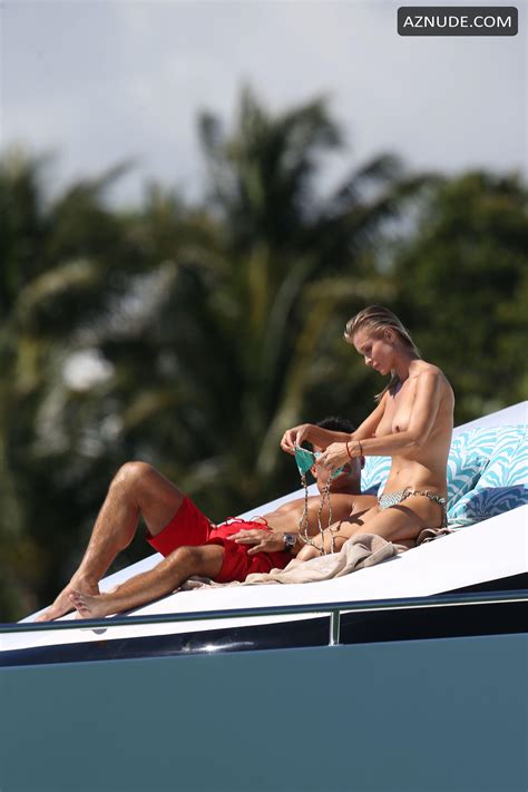 Joanna Krupa In A Bikini On A Yacht In Miami Aznude