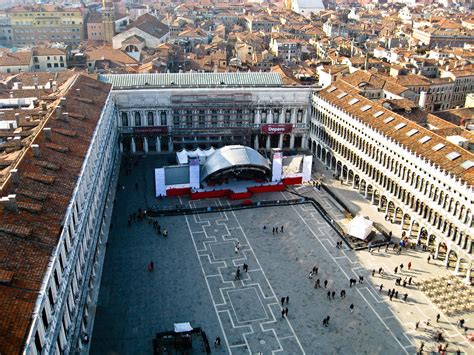 Venice Guide for Christmas and New Year - Everything About Murano Glass