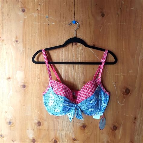Profile Blush Swim Profile Blush Blue Red White Floral Patterned Bikini Top Poshmark
