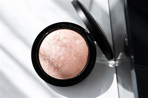 Lippenstift MAC Nicki S Nude InnenAussen