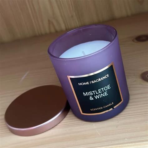 Ароматическая свеча в банке Home Fragrance Mistletoe & Wine | отзывы