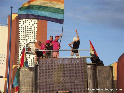 Blog Molotov Mais fotos da parada gay em Fortaleza e da participação da CSP Conlutas