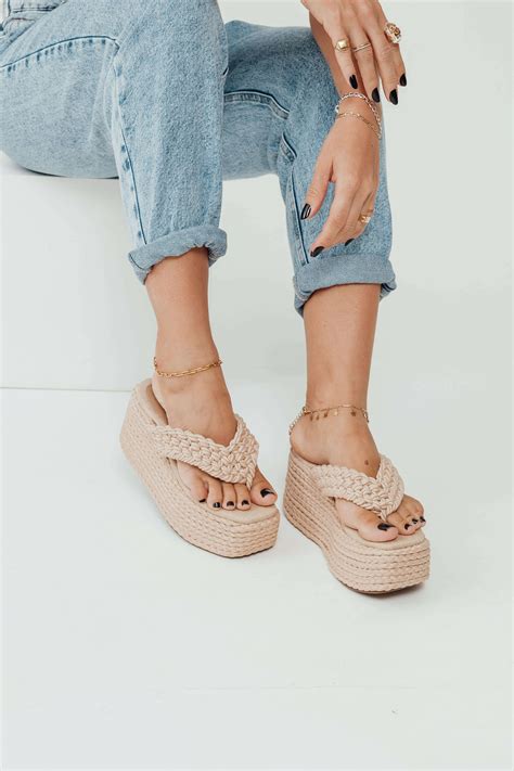 Tamanco Feminino Plataforma Dedo Cordas Malini Nude USE HITZZ