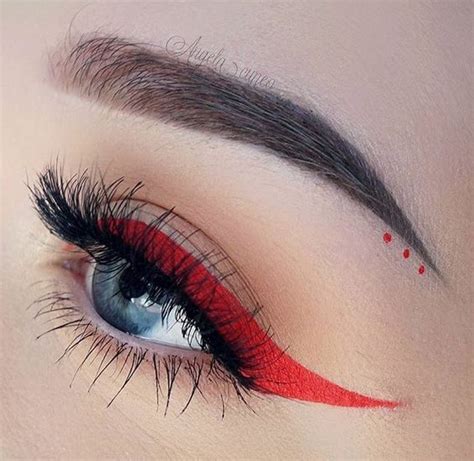 Red Eyeliner Makeup Looks Bold And Brilliant Maquillaje Ojos Dorados Maquillaje De Ojos