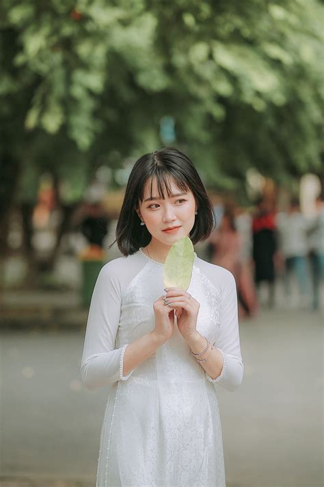 Hot girl trường Báo đẹp quyến rũ trong bộ ảnh chia tay tuổi sinh viên Báo Dân trí