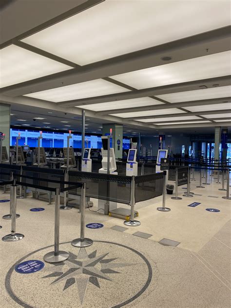 Ibiza airport - Globetrender