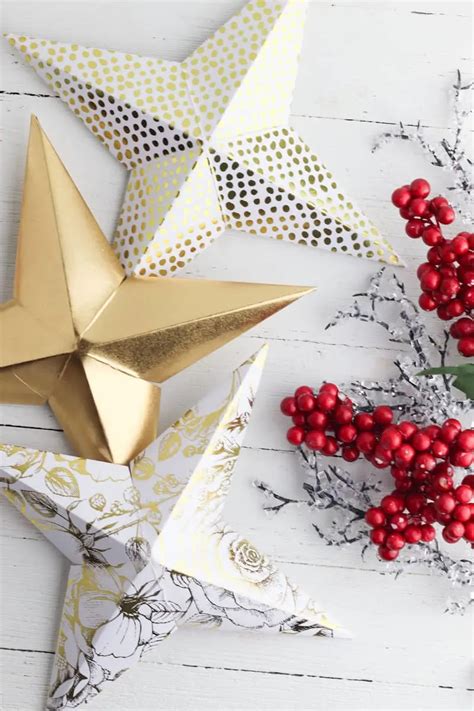 How to Make 3D Folded Paper Stars - Single Girl's DIY