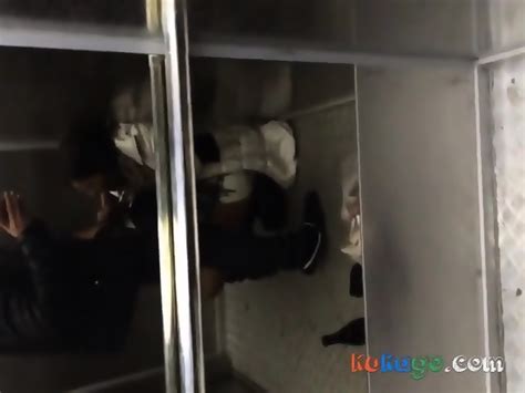 Elevator Amateur Blowjob