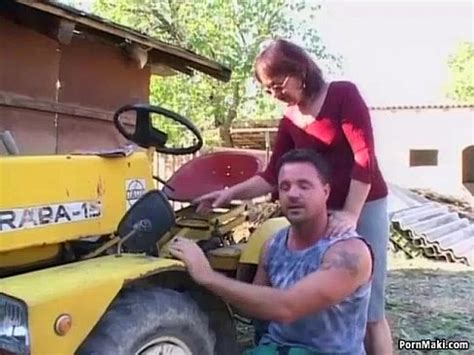 Abuela Pelirroja Follada En El Patio Trasero Xvideos