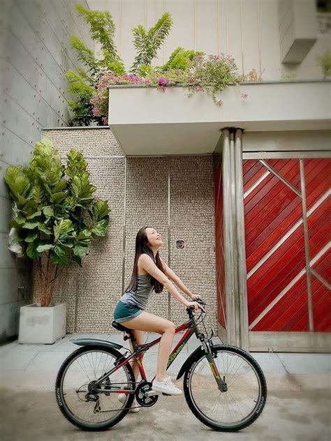 Khoe dáng với bikini Hiền Thục bị con gái chê nhìn như con nít phải chăng vì khuyết điểm này