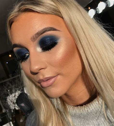 Blue Eyeshadow Smokey Eye Makeup Look With Bronzer And Nude Lipstick Makeup Nightout
