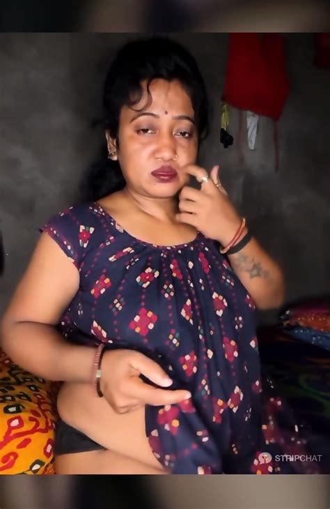 Desi Cute Swewty Aunty Horny Show