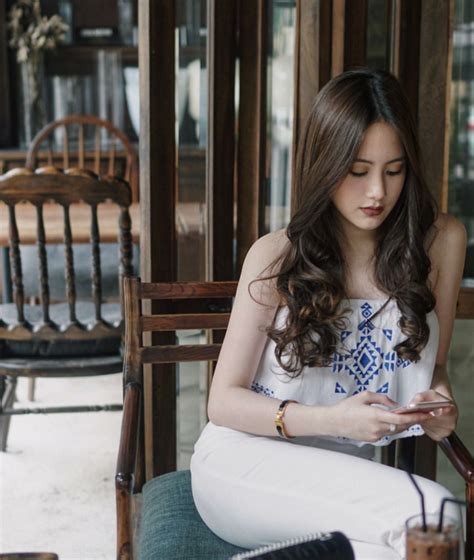 Hot girl Lào gốc Việt Chi Chi và chị em gái khoe ảnh tung tăng ở Hà Nội