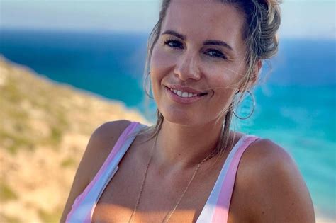 Bikini poszło w odstawkę Pokazała nagranie z plaży