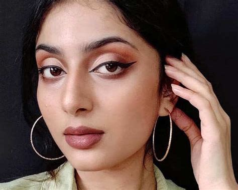 Struggling With Perfecting The Nude Makeup Look Heres A Simple Tutorial Femina In