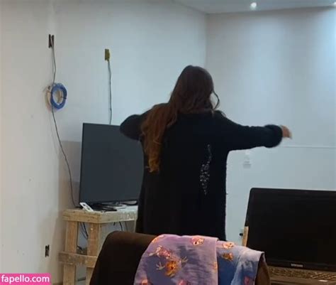 Manu Demarqui Nude Photo 0001