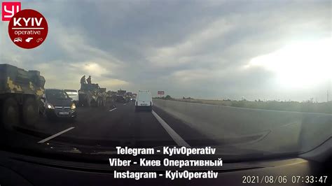 Колонна БТР-3 потрапила у ДТП на трасі: скоріш за все, це парадний ...