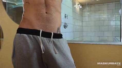 Amateur Big Dicked Hunk Solo Maskurbate