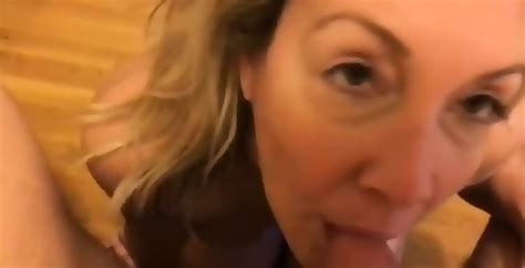 Mature Slut Is Going To Deepthroat