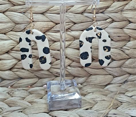 Boucles Doreilles Dimpression De Vache Darc Etsy