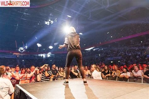 Stefanie Heinzmann Stefanieheinzmann Nude Instagram Leaked Photo