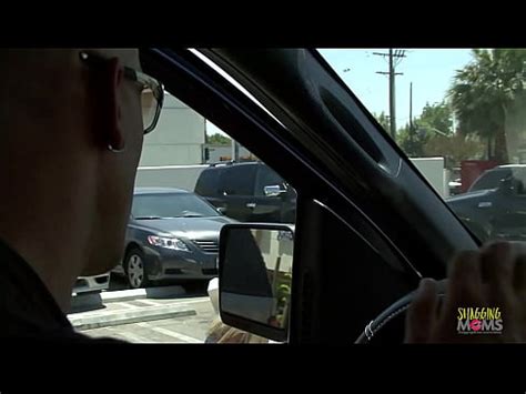 Ser Recogido Por Un Fot Grafo Termina Con La Milf Tetona Siendo Criticada En Vaquera Xvideos