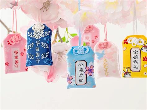 omamori charms complete guide   japanese lucky amulets