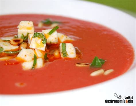 Sopa De Tomate Con Mozzarella Y Albahaca Gastronom A C A